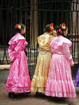 穿好衣服的民俗,舞蹈 folklorica,傳統