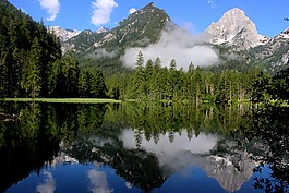 山,水,池塘