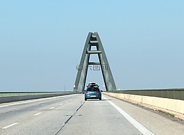 橋,femarn sund橋,連接