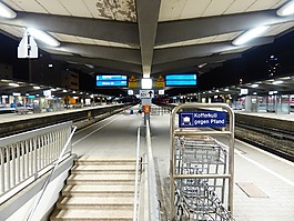 火車(chē)站,平臺(tái),火車(chē)