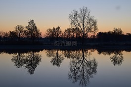 日出,湖,性質(zhì)