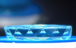金剛石,蛋白石,創(chuàng)業(yè)板