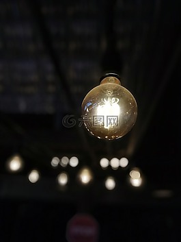 光,黑暗,孤獨