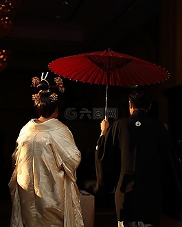 成人,后視圖,儀式