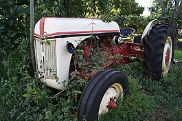 卡車,拖拉機,性質(zhì)