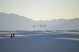 冷,夏時(shí)制,有霧