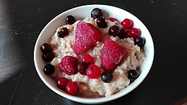 燕麥,紅色水果,早餐