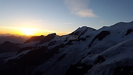 日出,高山,首腦會議