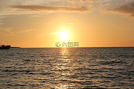 陽光的天空,日落,海灘