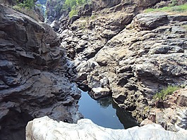 干的河,河,石