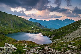 徒步旅行,湖,山