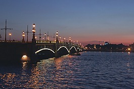 橋,在俄羅斯圣彼得堡,夜