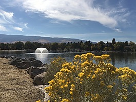 湖,噴泉,山