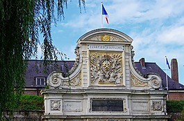 里尔,城堡,前冲
