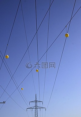 天空,當(dāng)前,電源線