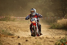 摩托車越野賽,耐力賽,跨越
