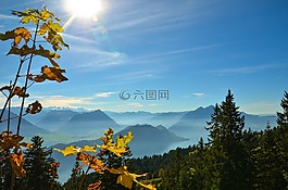 金色的秋天,高山,遠足