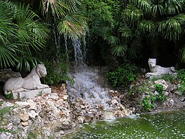 獅子雕塑,源,河