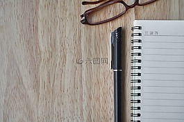 筆記本,鋼筆,眼鏡