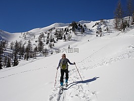 穷乡僻壤skiiing,登山滑雪,滑雪旅游