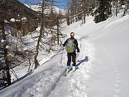 穷乡僻壤skiiing,登山滑雪,滑雪旅游