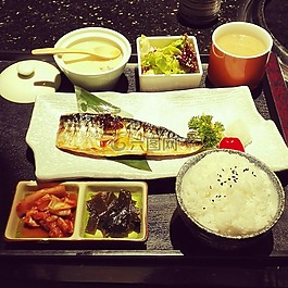 青花鱼,定食,日式料理