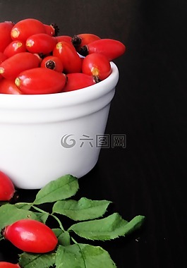 飛鏢,水果,白玫瑰