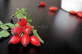 飛鏢,水果,白玫瑰