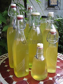vlierbloesemsiroop,檸檬水,烹飪