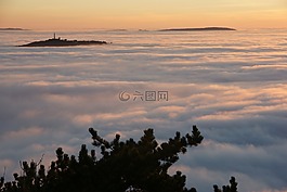 雾,的里雅斯特湾,小山