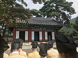 沉默在法庭上,安東,和粘性