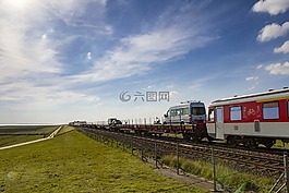 敘爾特島,興登堡達姆,敘爾特島班車