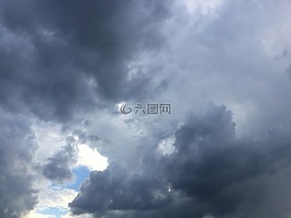 多云,风雨如磐的天空,自然