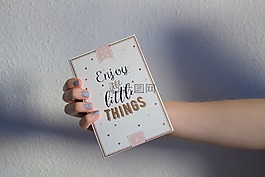 本書,詩人,愛情