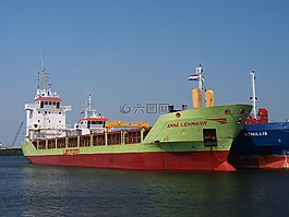 安娜 · 莱曼,船舶,端口