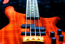 低音,吉他,興亞