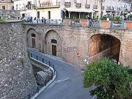 峰卡拉布羅度假村,路,城堡