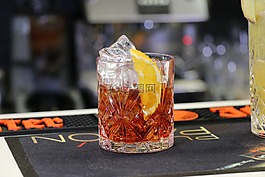 酒精,negroni,酒吧