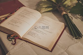 神圣的圣經(jīng),婚禮,鮮花