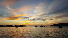 發(fā)光,云,在晚上