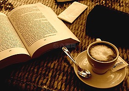 本書,咖啡,烏賊墨