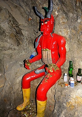 魔鬼,戴绿帽,仪式