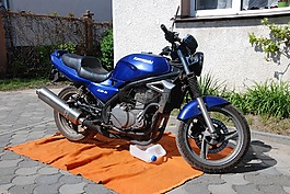 電機,摩托車,體育