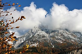 上衣,山,天空