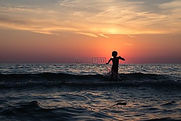 海滩,男孩,晚上