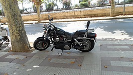 摩托車,騎自行車的人,街
