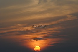 日落,傍晚的天空,海