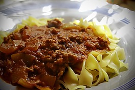 面條,肉醬,香腸
