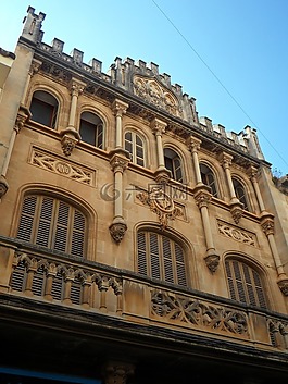 盧卡梅,正面,建設