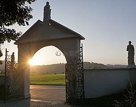 坟场,艾因西德伦,夏季